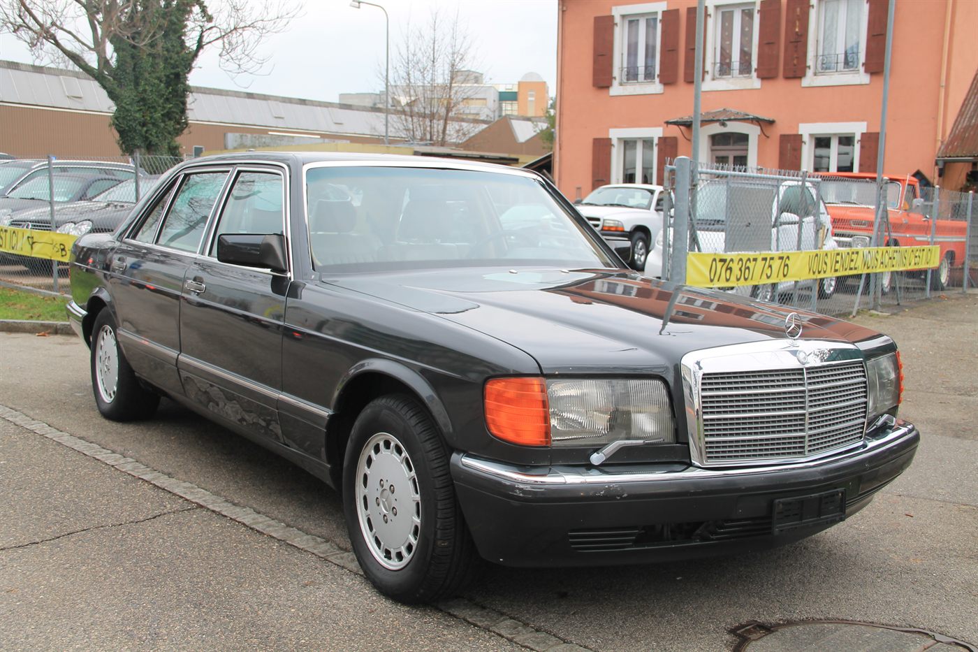 Mercedes-Benz 560 SEL - collection Leo Automobiles