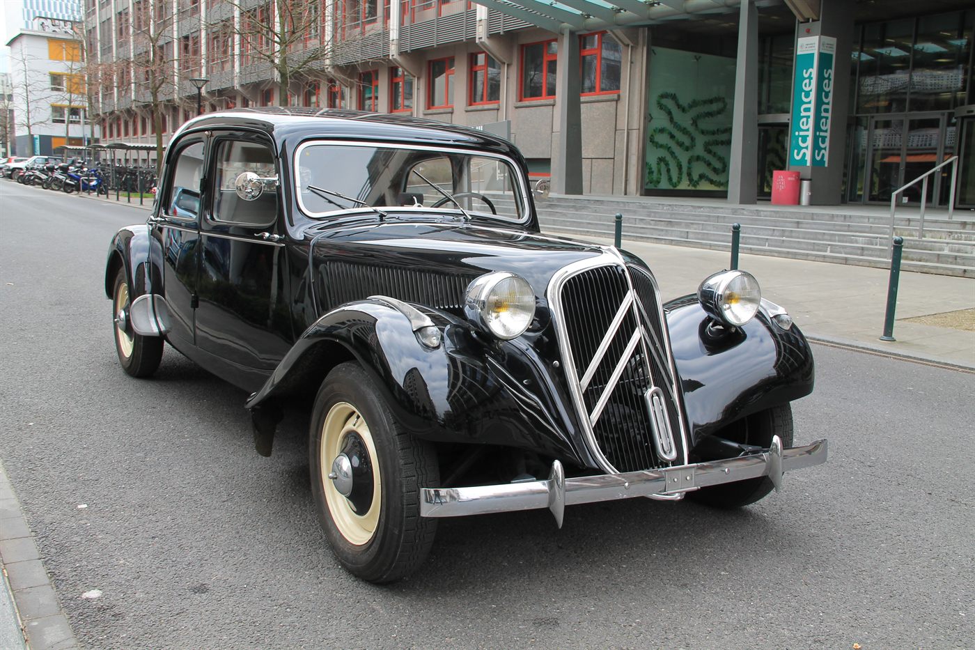 Citroën Traction Avant - collection Leo Automobiles