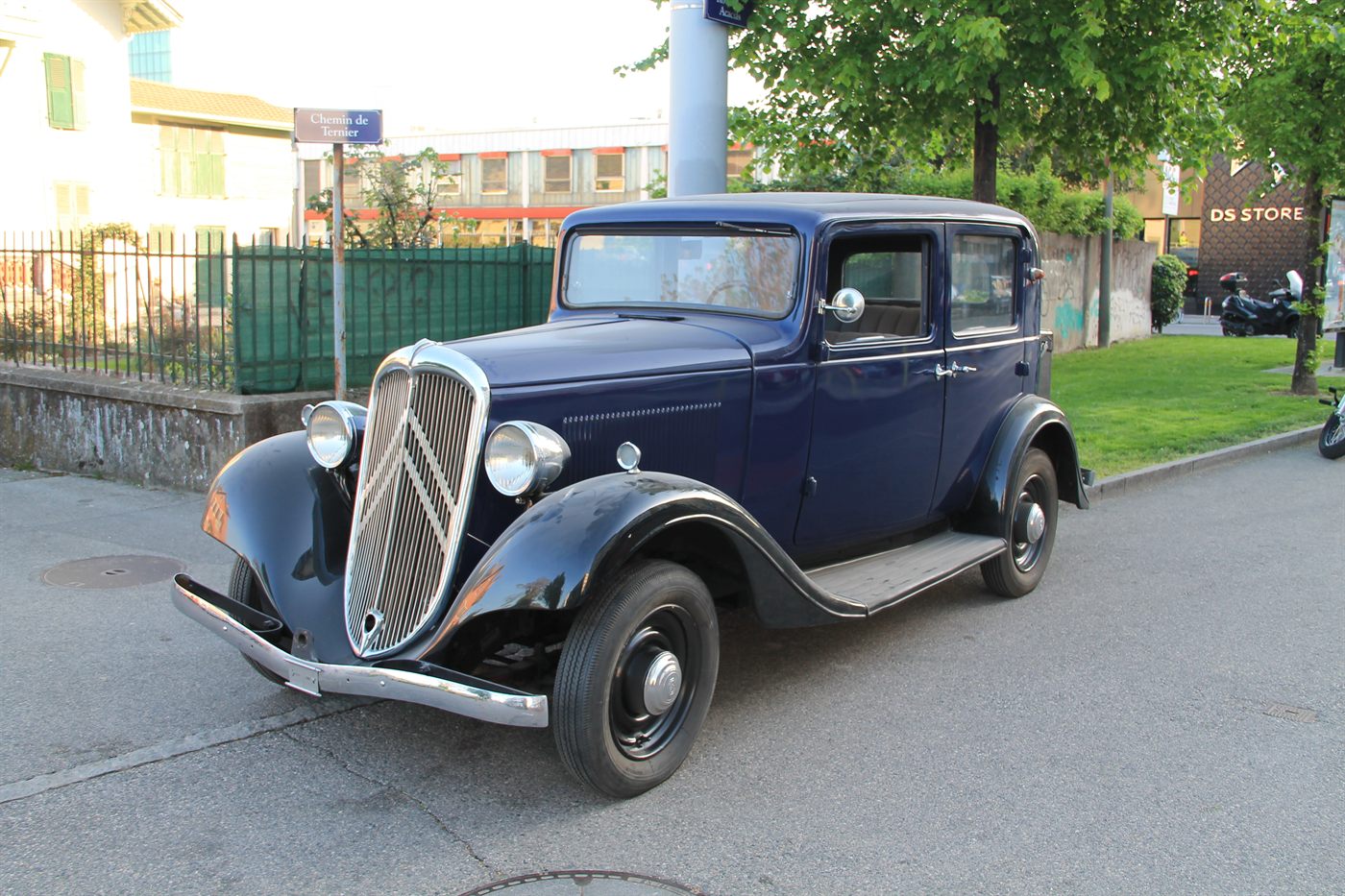 Citroën Rosalie - collection Leo Automobiles